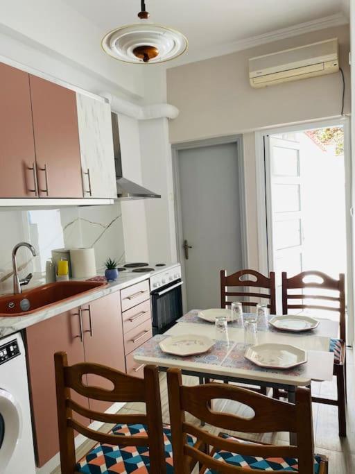 Modern 2Br Near Centre -5Min Wlk Διαμέρισμα Πάτρα Εξωτερικό φωτογραφία